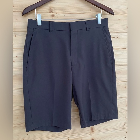 WALTER HAGEN Men’s Size 30 Dark Gray Lightweight Stylish Golf Shorts - Picture 2 of 10